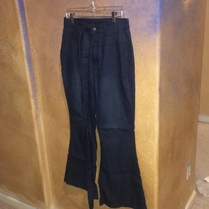 Dark blue curvy fit jeans